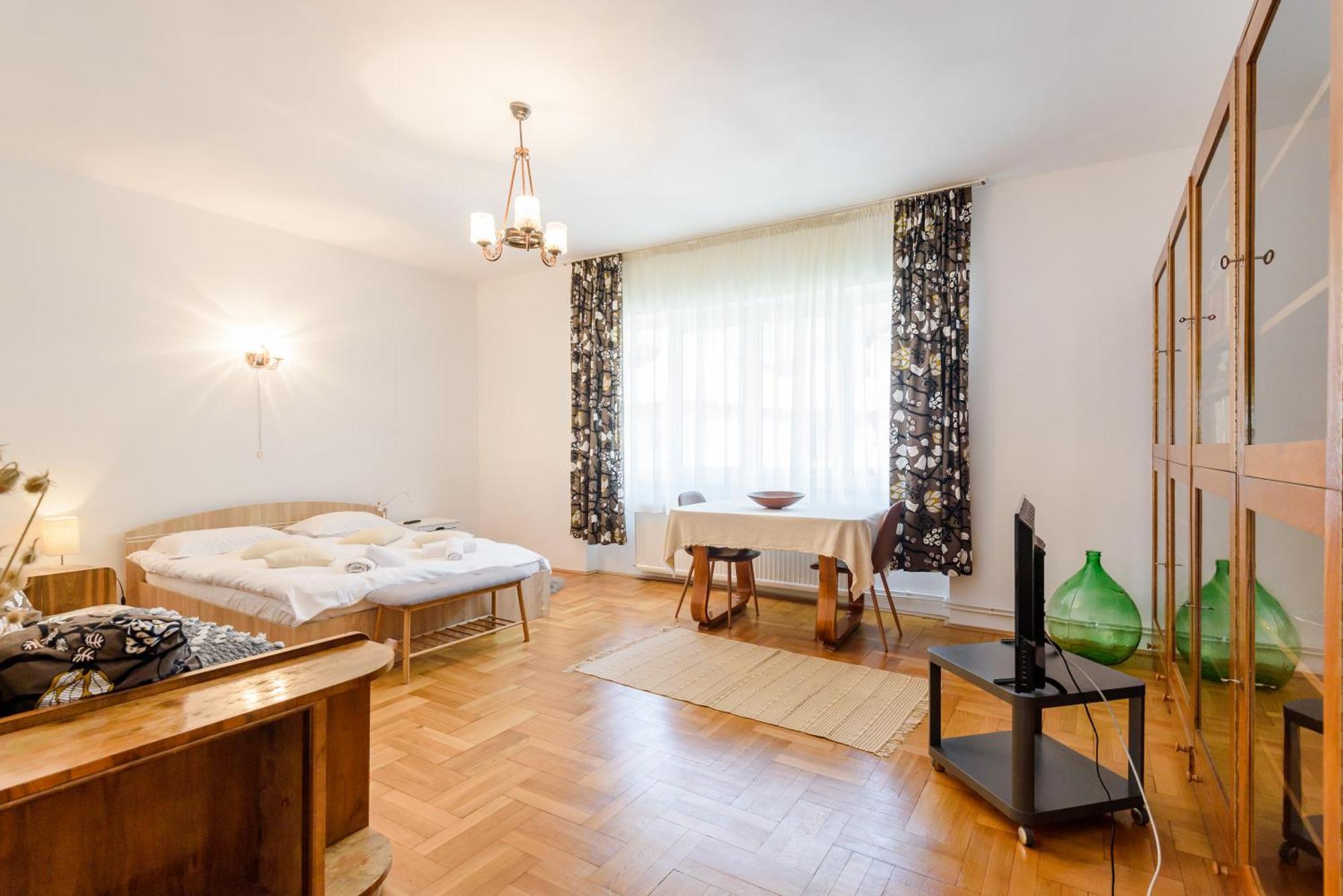 Casa Cu Cires Brasov Διαμέρισμα Εξωτερικό φωτογραφία